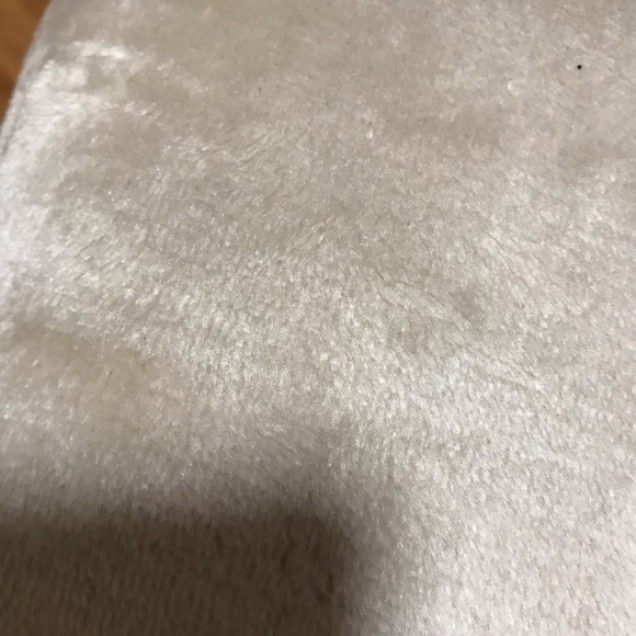 The Big One Supersoft Plush Blanket - Picture 5 of 7